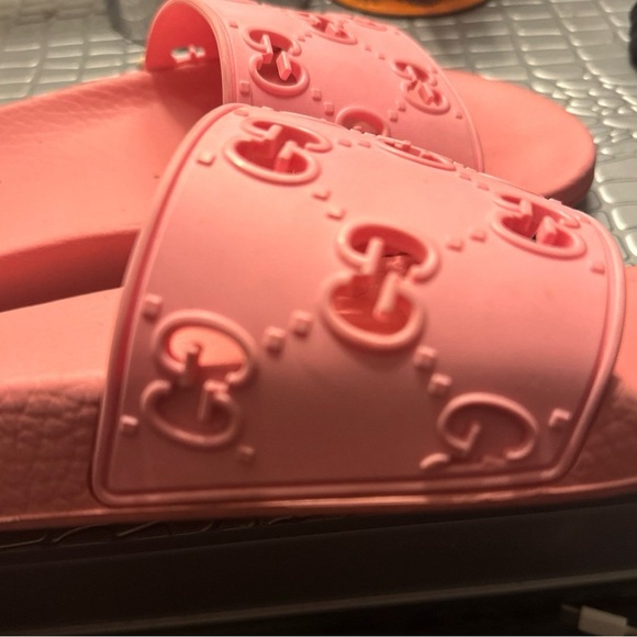 Gucci - Picture 3 of 11